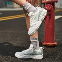 XTEP New Women's Versatile Lightweight Breathable Mesh Outdoor Casual Sneakers - White/Grey-green - View 4