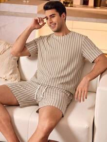 Set Kasual Pria: Kaos Lengan Pendek Kerah Bulat dan Celana Pendek Tali Serut - Light Grey - View 4