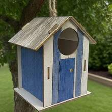 Set di casette per uccelli in legno da appendere in vari stili, nido per uccelli stile cottage rustico con gancio in corda, casetta per uccelli con motivi a righe blu e bianche/stelle cave/mattoni rossi/fiori rosa/regalo di Natale, decorazione per giardino esterno, albero e veranda, regalo di giardinaggio per gli amanti degli uccelli - D - Visualizzare 5