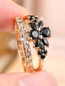 2Pcs Vintage Black Floral Stackable Rings Gothic Star Thin Band Set Golden Plated Rhinestone Finger Rings Jewelry For Women Party Evening Accessories - Black - View 5