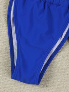 Bikini Segitiga Halter 2 Potong Wanita Warna Biru Tua dengan Detail Kerut, Tali Samping Motif Cangkang Emas, Elegan dan Seksi untuk Liburan di Pantai, Pulau, Tropis, Pesta, dan Foto. - Biru - View 4