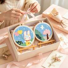 1pc Round Wooden Frame Floral Punch Needle Kit, Pink Background And White Flower Craft Materials For Making A Handmade Botanical Wall Art, Beginner DIY Decor Project For Living Room Or Bedroom, Birthday, Housewarming, Holiday Gift For Friends - Punch Needle Embroidery - View 3
