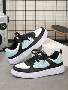 Chaussures de sport décontractées pour femmes, chaussures basses respirantes de couleur polyvalente, chaussures de skateboard, cadeau d'anniversaire, cadeau de vacances, tige confortable légère à lacets bout rond - Lune blanche et noire - Voir 3