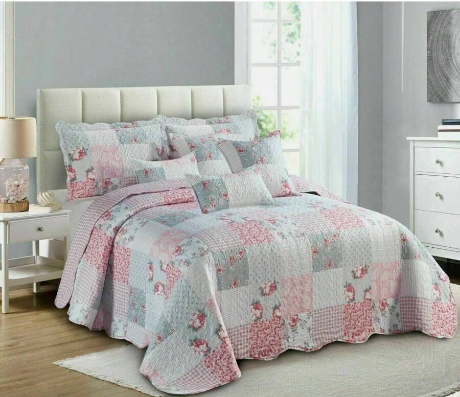 3 Piece Quilted Patchwork Bedspread Set – Soft Lightweight Reversible Bed Throw Coverlet With 2 Pillowcases – Single Double King Size – All Season Bedding - Grey - Floral - View 1