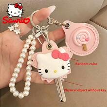 SANRIO Hello Kitty Key Cover & Card Protector dengan Rantai Mutiara. Desain yang imut dan fungsional, ideal untuk penggunaan sehari-hari dan sebagai hadiah menawan untuk penggemar Sanrio. - View 10