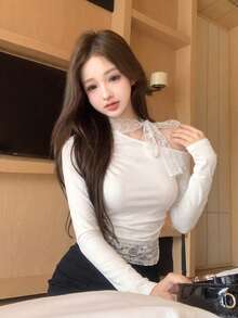 美式極簡性感甜美辣妹蕾絲不對稱單肩長袖T恤女款 春秋內搭修身上衣 白色 - 白色 - 查看 3