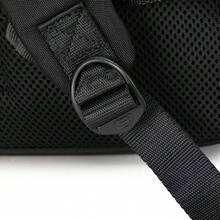 Skechers Tas ransel/tas laptop unisex, berkapasitas besar, berbahan kain Oxford dengan banyak kompartemen dan motif huruf sederhana, ukuran 31*17.5*45cm. - Hitam - View 4