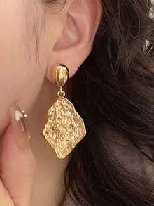 1 Pair Metal Geometric Pleated Drop Earrings, New Minimalist Design, High-End Niche Fashion Earrings For Women, Suitable For Daily Wear And Party - Multicolor - View 4