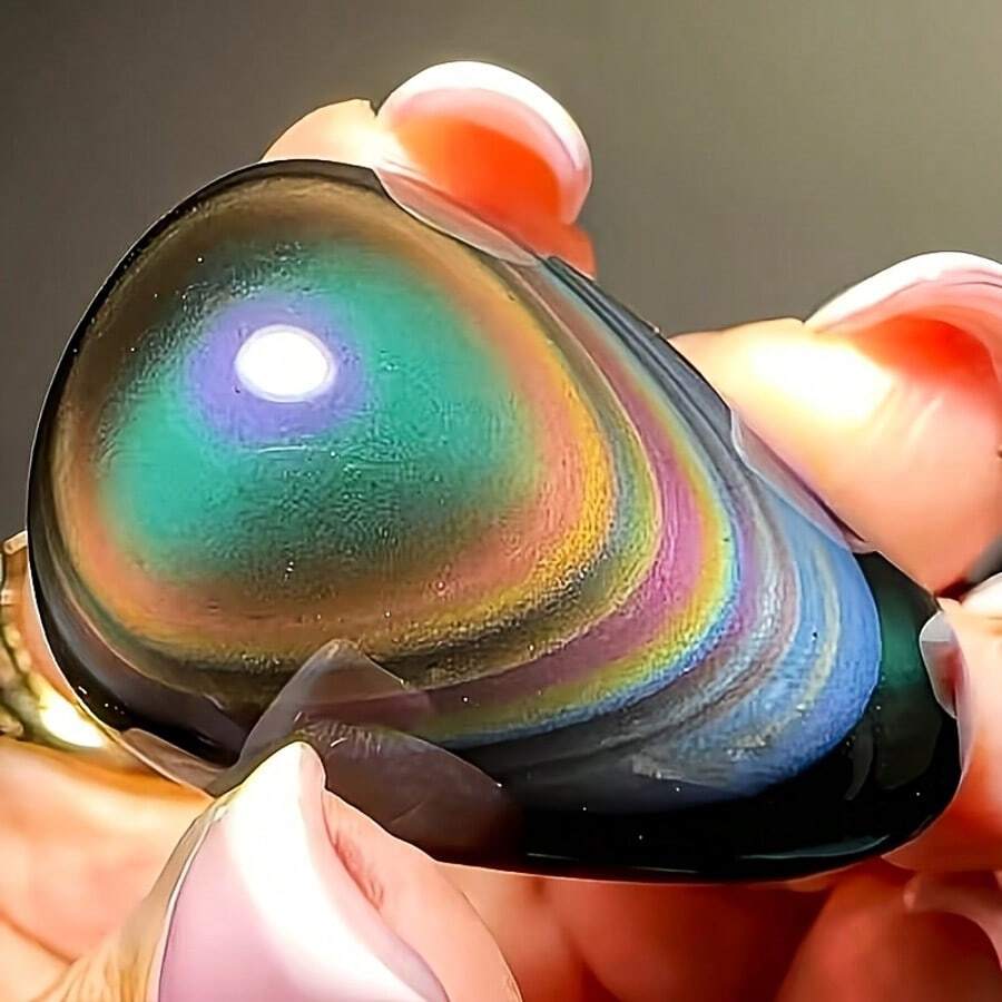 1pc Natural Rainbow Obsidian Crystal Palm Stone, Irregular Shape, Shimmering With Rainbow Hues. Home, Office, Or Aquarium Deco, Crystal Gift. - Colorful Gemstone Palm Stone - View 1