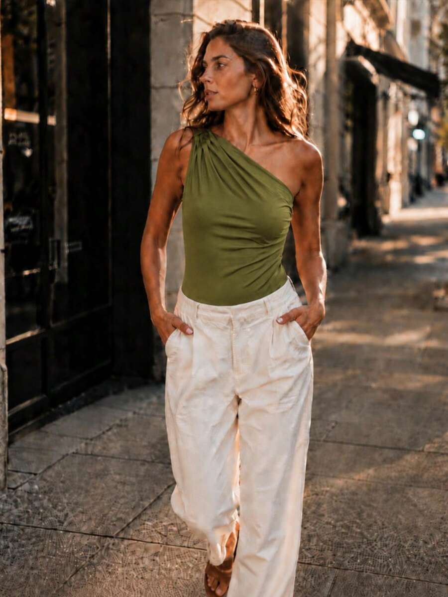One-Shoulder Bodysuit In Supplex Fabric, Fits Sizes S To L, A Versatile And Piece For Everyday And Night Looks. - 綠色 - 查看 1