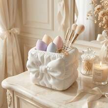 1 pieza Caja de almacenamiento con lazo impreso en 3D sin costuras de estética encantadora - Multiusos para cosméticos, joyas y mini maceta, decoración de tocador de lujo, caja de almacenamiento linda para niñas, adecuada para herramientas de belleza, suministros de oficina y artículos esenciales de dormitorio, decoración de habitación, vuelta a la escuela - Ver 3
