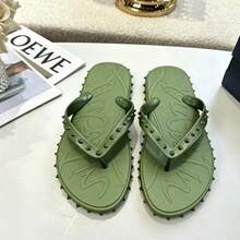 CL"Classic Retro 3D Riveted Red-Bottom Flip-Flops, Couple Beach Flat Toe Sandals, Casual Slip-Resistant Comfortable Flip-Flops - 深綠色 - 查看 5