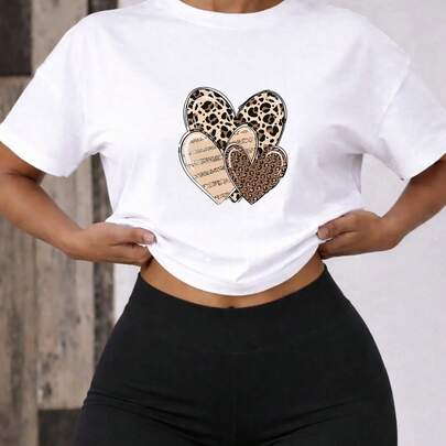 Conjunto de 2 Piezas para Mujer con Playera  Estampada de Corazones Animal Print y Short Ajustado - Outfit Casual Moderno y Cómodo