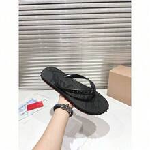 CL Explosion Red Rivet Sole Non-Slip Flat Heel Clip Foot Beach Sandals Outdoor Couples - 黑色 - 查看 1