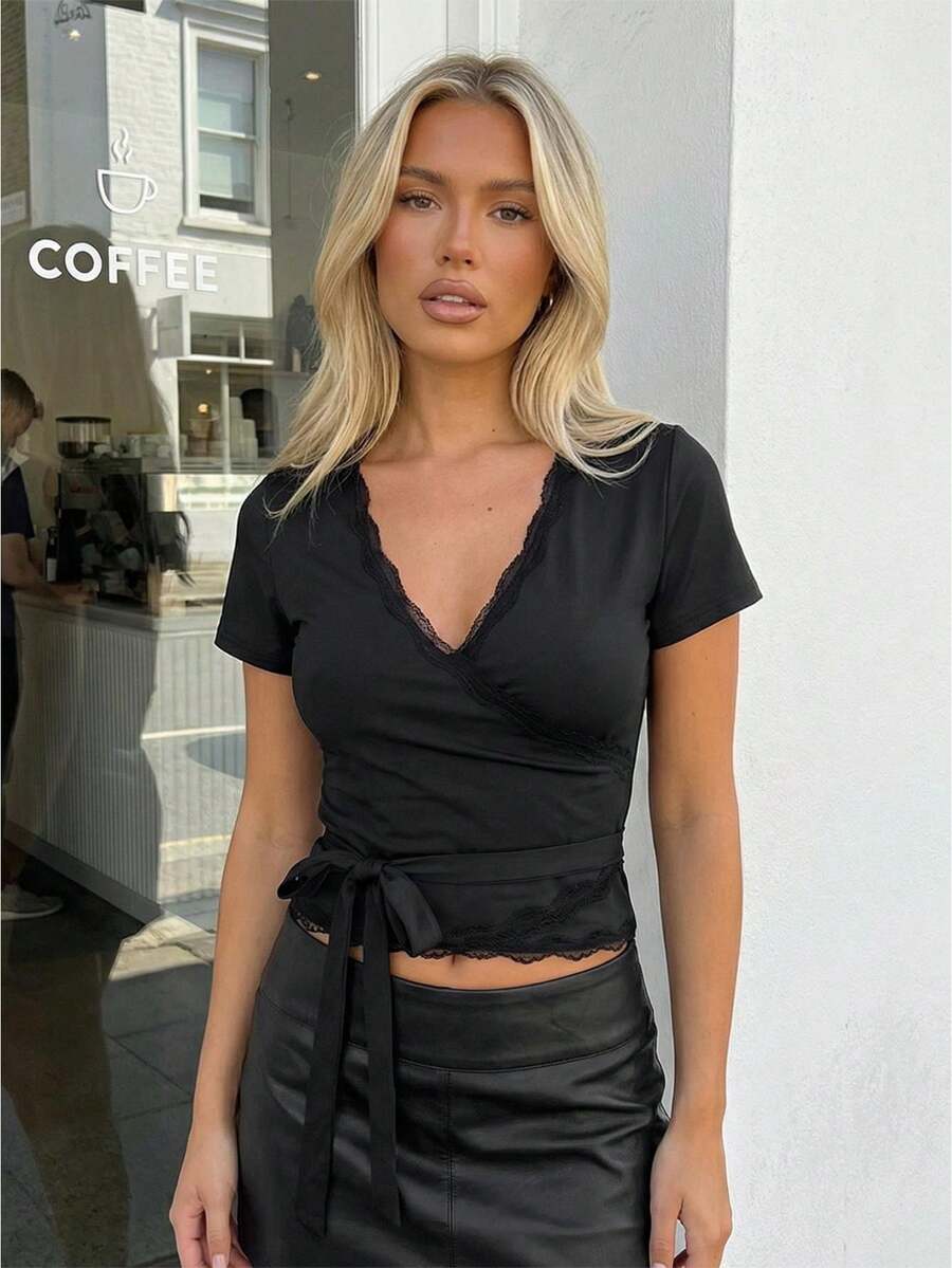 Women Y2k Summer Crop Tops Deep V Neck Lace Trim Bandage Tops Short Sleeve Slim Fit T Shirt Going Out Tops Club Streetwear Fairy Aesthetic Clothes - 黑色 - 查看 1