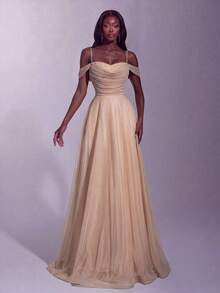 Elegant Cold Shoulder Spaghetti Strap Evening Gown With Ruched Bodice, Flowing A-Line Satin Skirt, Slimming Fit, Suitable For Photography And Formal Evening Events - Champagne - View 4