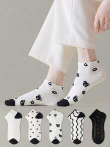 ZUJO 5 Pairs Women's Cable Knit Short Socks, Cartoon Bear & Floral Pattern, Suitable For Daily Wear, All Season, Simple & Comfortable, Random Color - Black and White - View 4
