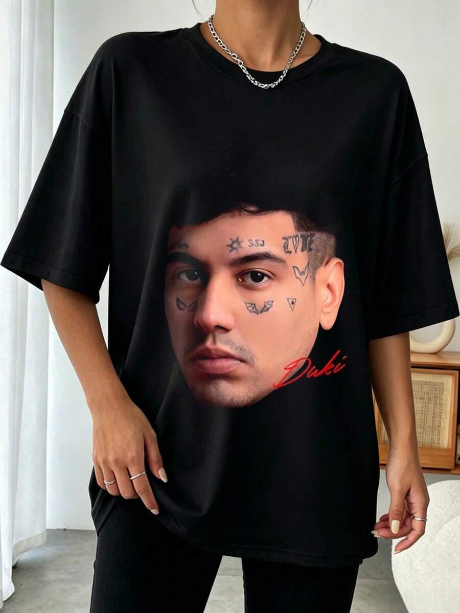 Duki Single Big Face Portrait Red Signature Latin Trap Vintage Graphic Tee - 黑色 - 查看 1