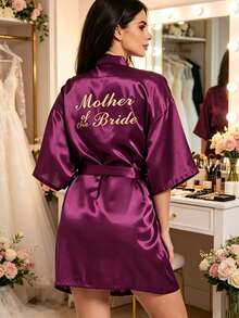 Bata de satén morado profundo con bordado de madre de la novia, kimono de ropa de estar con cintura anudada para sesión de fotos de preparación de boda, regalo - Morado oscuro - Bordado para madre de la novia - Ver 3