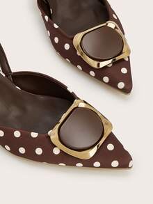 Sepatu hak tinggi wanita model terbaru 2025 dengan gesper logam, ujung runcing elegan. - Coklat - View 4