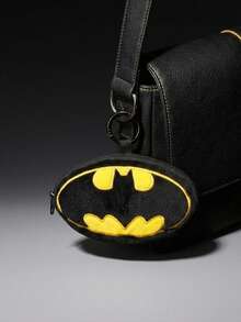 Batman X Joivida 1個聯名3D毛絨吊飾鑰匙圈，黑黃配色，橢圓形酷圖標設計，適用於包包、鑰匙、書包，適合青少年與成人，生日或週年紀念的獨特禮物 - 黑色 - 查看 2