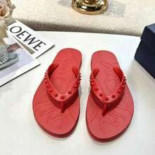 CL"Classic Retro 3D Riveted Red-Bottom Flip-Flops, Couple Beach Flat Toe Sandals, Casual Slip-Resistant Comfortable Flip-Flops - 紅色半釘 - 查看 4