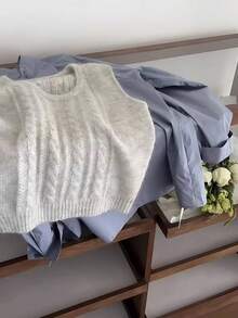 Rompi Rajut Kabel Leher Bulat Off-White untuk Wanita, Tank Top Tanpa Lengan Lembut Berbulu, Rompi Layering Serbaguna Potongan Longgar untuk Musim Semi dan Gugur - Light Grey - View 3