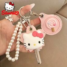 SANRIO Hello Kitty Key Cover & Card Protector dengan Rantai Mutiara. Desain yang imut dan fungsional, ideal untuk penggunaan sehari-hari dan sebagai hadiah menawan untuk penggemar Sanrio. - View 1
