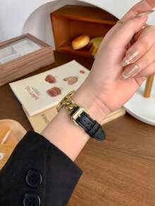 1件優雅鏈條與黑色微纖維錶帶，適用於 38/40/41/42/44/45/46/49mm 1-11 系列，女士時尚替換錶帶 - 黑色 - 查看 4