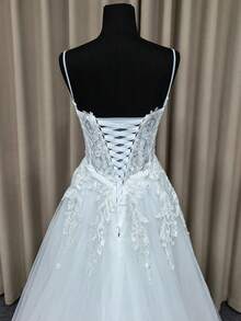 Summer Spaghetti Strap V-Neck Lace Embroidered Contrast Color Ivory Long Wedding Dress With Cathedral Wedding Veil Bridal Long Veil - Beige - View 5
