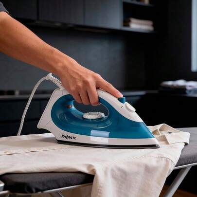 RONK Ferro De Passar Roupa A Vapor e Seco 1400W de Potência