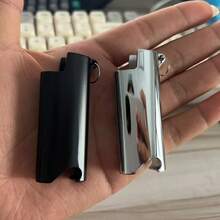 1件裝可攜式裝飾金屬打火機殼，附開瓶器，適用 BIC J5 全尺寸外殼，聖誕節與萬聖節理想禮物，時尚優雅外觀，可重複使用耐用保護套，防刮防摔防滑，多功能戶外口袋尺寸輕量便攜外殼，附掛鉤孔與開瓶器，適合派對、日常使用、送禮，不含打火機 - 彩色 - 查看 11