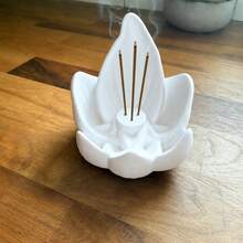 The Creative Lotus-Shaped Aroma Diffuser Is A Home Fragrance Decoration That Helps Regulate Emotions, Purify The Air, And Aid In Sleep, Meditation, And Relaxation. It's An Essential Fragrance Tool For Yoga And Meditation Enthusiasts. - one-size - View 7