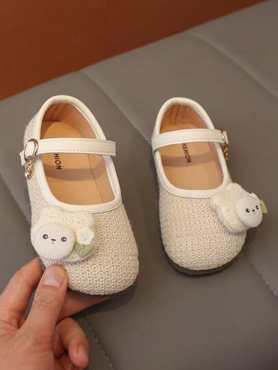 1 Pair Girls Soft Cute Style Knitted Mary Jane Shoes, Soft Milky White Knitted Texture Upper With Pure White Single Strap, Metal Round Buckle With Dainty Rhinestone Pendant, 3D Fabric Sheep Decoration With Flower And Leaf Accents On Toe, Adjustable Buckle For Strap Tightness, Flexible Flat Sole For Comfortable Walking, Suitable For Daily Shopping, Short Trips, And Various Dress Outfits, Creating A Soft And Healing Outfit Vibe
