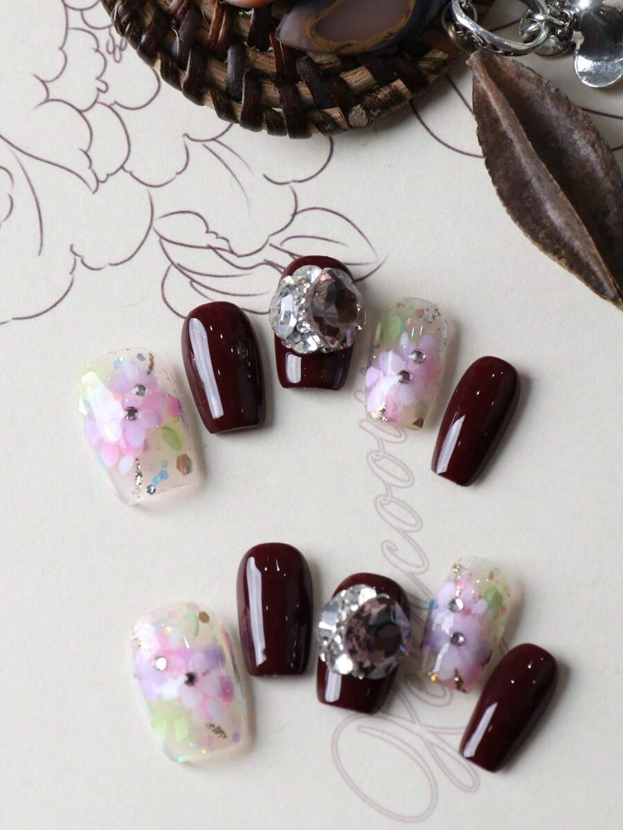 10 Peças Unhas Postiças Crimson com Flores Coloridas e Diamantes Brilhantes Feitas à Mão, Unhas Postiças Falsas, Unhas de Verão, Unhas Falsas Curtas para Escritório e Uso Diário, Kit de Unhas Artificiais Inclui 1 Folha de Abas Adesivas e 1 Lixa Mini - Multicolorido - Visão 1