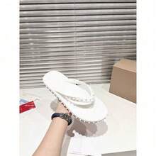 CL Explosion Red Rivet Sole Non-Slip Flat Heel Clip Foot Beach Sandals Outdoor Couples - 白色 - 查看 1
