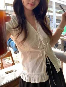 Yorily 夏季小众设计感衬衫，简约修身款，法式白色蕾丝荷叶边系带短袖女式衬衫 - 白色 - 查看 2