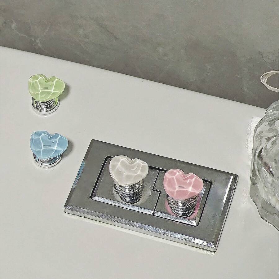 4件組 3D愛心造型馬桶沖水按鈕,附背膠,彩色愛心馬桶裝飾,馬桶水箱沖水輔助按鈕,適合長指甲使用,輕鬆沖水(白色、粉色、藍色、綠色) - A 4pcs - 查看 1
