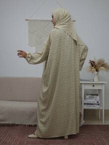 Elegant Long Floral Knitted Prayer Robe With Bishop Sleeves And Tie Neckline Applique Detail, Perfect For Devout Prayer - Lime Green - View 2
