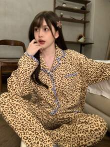 2pcs/Set Piyama Wanita, Set Pakaian Rumahan, Motif Leopard, Minimalis Dewasa, Kerah Berkantong, Lengan Panjang dan Celana Panjang, Cocok untuk Semua Musim - Mustard Yellow - View 7