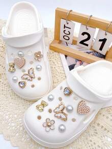 16pcs Elegant Versatile ABS Butterfly Pearl Heart Shoe Charms, DIY Detachable Shoe Decorations, Bear Rhinestone Heart Shoe Accessories Suitable For Clogs, Women's Sandals, Slippers, Beach Shoes, Holiday Gifts - Gold - View 4
