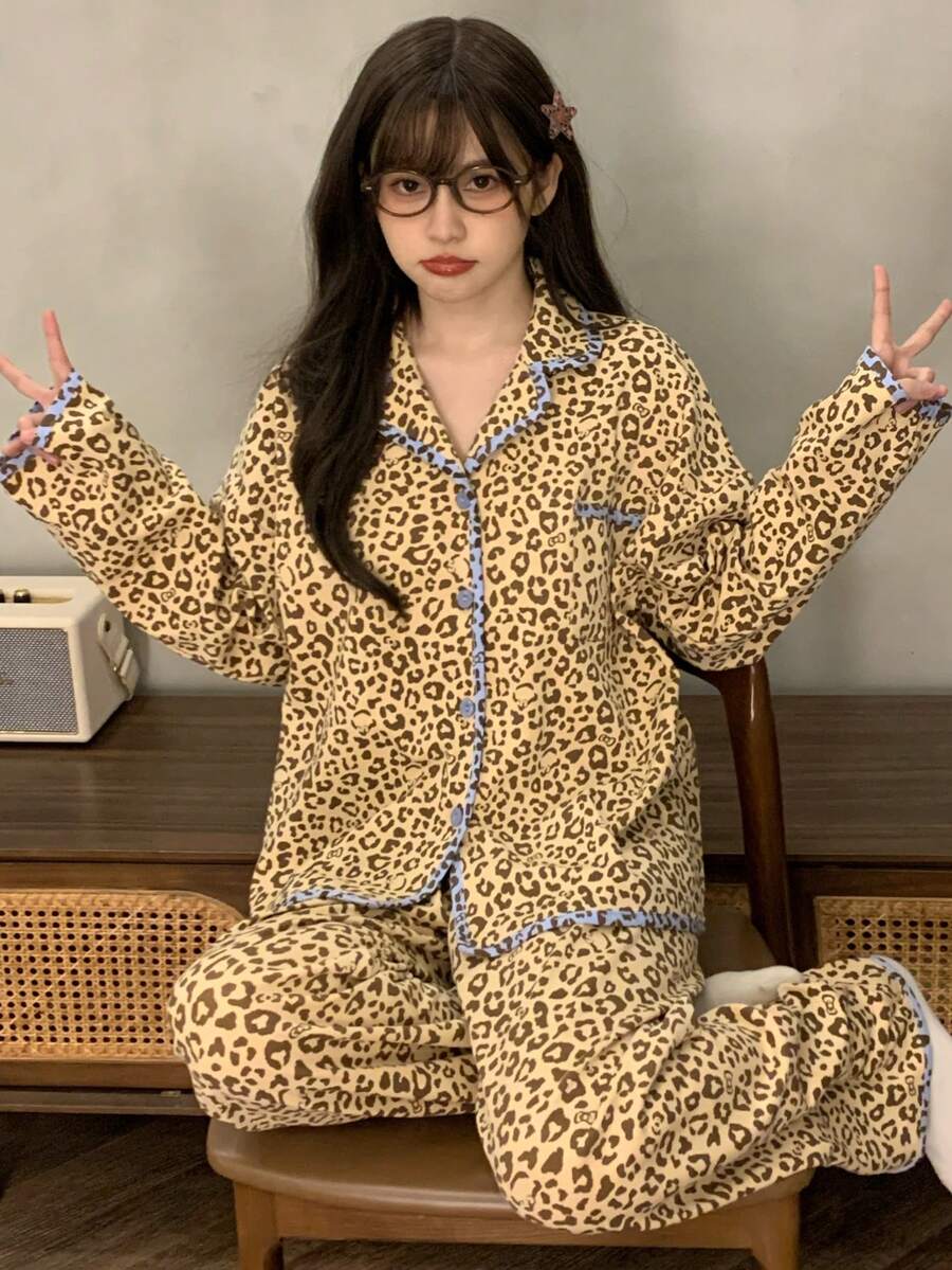 2pcs/Set Piyama Wanita, Set Pakaian Rumahan, Motif Leopard, Minimalis Dewasa, Kerah Berkantong, Lengan Panjang dan Celana Panjang, Cocok untuk Semua Musim - Mustard Yellow - View 1