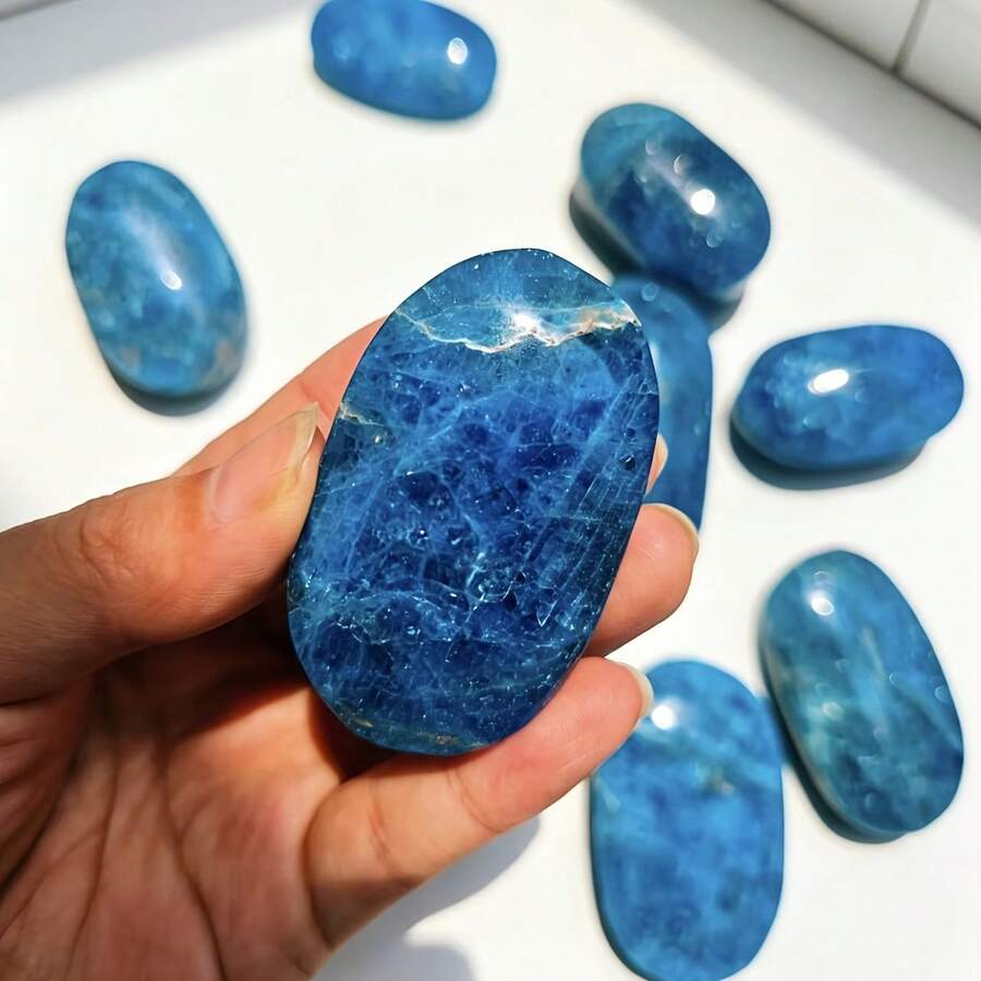 1 buah Batu Telapak Tangan Apatit Biru, Bentuk Acak, Barang Dekoratif, Ukuran Acak, Hadiah Kristal yang Sempurna - Biru - View 1