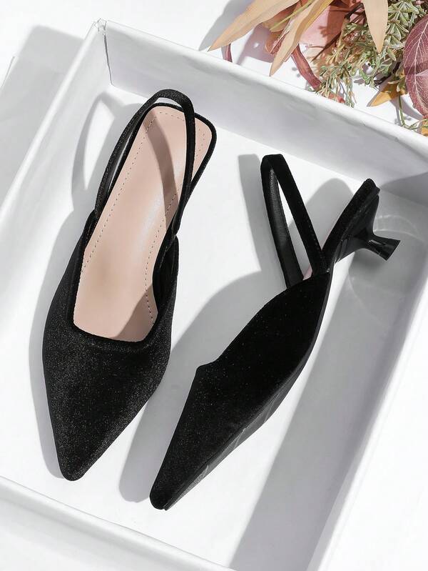 Women's Elegant Black Velvet Back Strap Kitten Heel Pumps, Vintage Pointed Toe Low Heel Sandals, Minimalist Luxury Suede-Feel Commuter Formal Shoes, Suitable For Office Work, Daily Commute, Wedding Banquet, Date Night, Evening Occasions, Comfortable Slip-On Back Strap Thin Heel Formal Shoes, Flattering Foot Shape Fashion Vintage French Style Slimming Shoes, Versatile For Dresses, Skirts, Suit Pants Daily Wear Fashion Women's High Heel Sandals