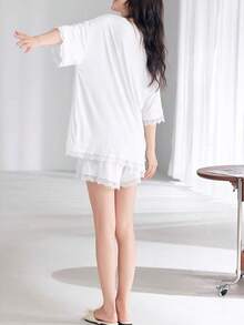 2件組女款睡衣套裝，蕾絲拼接純色短袖上衣與短褲，舒適居家服，易打理面料 - 白色 - 查看 4