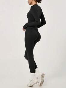 NcmRyu Women's One Set Solid Color Seamless Round Neck Short Sleeve Butt-Lifting Tight Cropped Pants Sports Outfit - Black - View 4