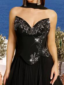 VIPGIRL Robe de soirée élégante et luxueuse noire sans bretelles - Encolure en cœur, broderie florale exquise avec perles et paillettes, écharpe en mousseline détachable, jupe longue trapèze en mousseline plissée et vaporeuse , Parfaite pour les mariages, les bals, les événements de tapis rouge, les célébrations d'anniversaire et toutes les occasions formelles - Noir - Voir 3
