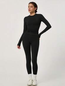NcmRyu Women's One Set Solid Color Seamless Round Neck Short Sleeve Butt-Lifting Tight Cropped Pants Sports Outfit - Black - View 5