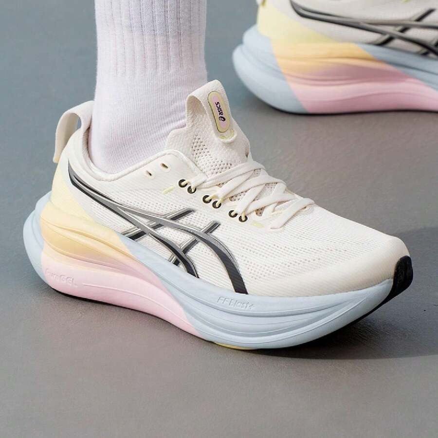 Asics Women Running Shoes - 白色/銀灰色 - 查看 1