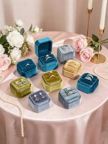 1 Stück 5*4,5*4,5cm Samt Ringbox, Samt Verlobungsring Box, geeignet für Hochzeit Vintage Doppel-Slot Ringbox, kann Ringe und Ohrringe halten, geeignet für Heiratsantrag, Hochzeit, Geschenk, Jahrestag, Frauen Aufbewahrung Organisation Reise Notwendigkeit Schulanfang Wohnheim Aufbewahrung - Verschiedenfarbig - Übersicht 12